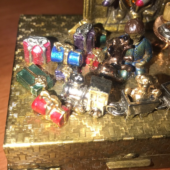 Vintage Sweet Romance Trinket Box - Picture 11 of 16